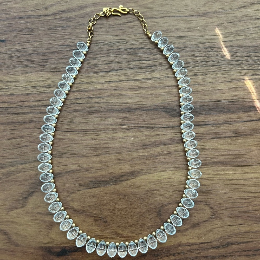 Elegant Gold and Clear Necklace
